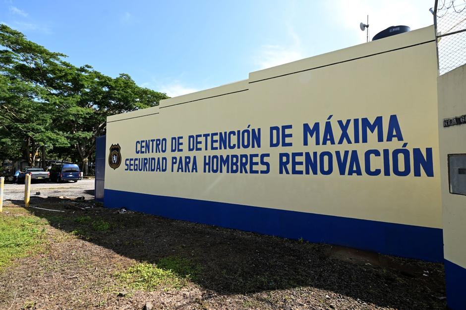 Las autoridades del Ministerio de Gobernación entregaron al presidente Bernardo Arévalo la remodelación del Infiernito, ahora denominado Renovación I. (Foto: AGN/Soy502)