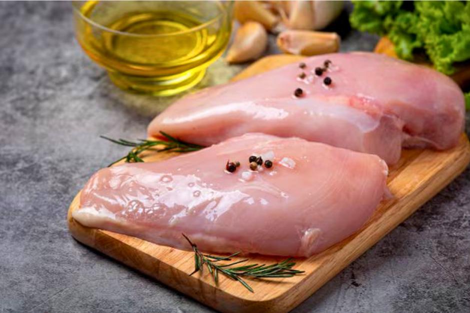 A la hora de comprar pechuga de pollo estás cometiendo un error grande.&nbsp;(Foto: Freepik)&nbsp;