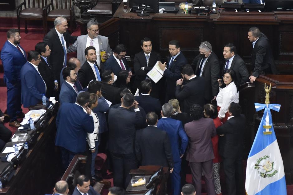 El presidente del Congreso, Nery Ramos, pidió el apoyo de sus compañeros para aprobar la nueva ley de la PNC, pero hay dudas sobre el proyecto. (Foto: Organismo Legislativo)