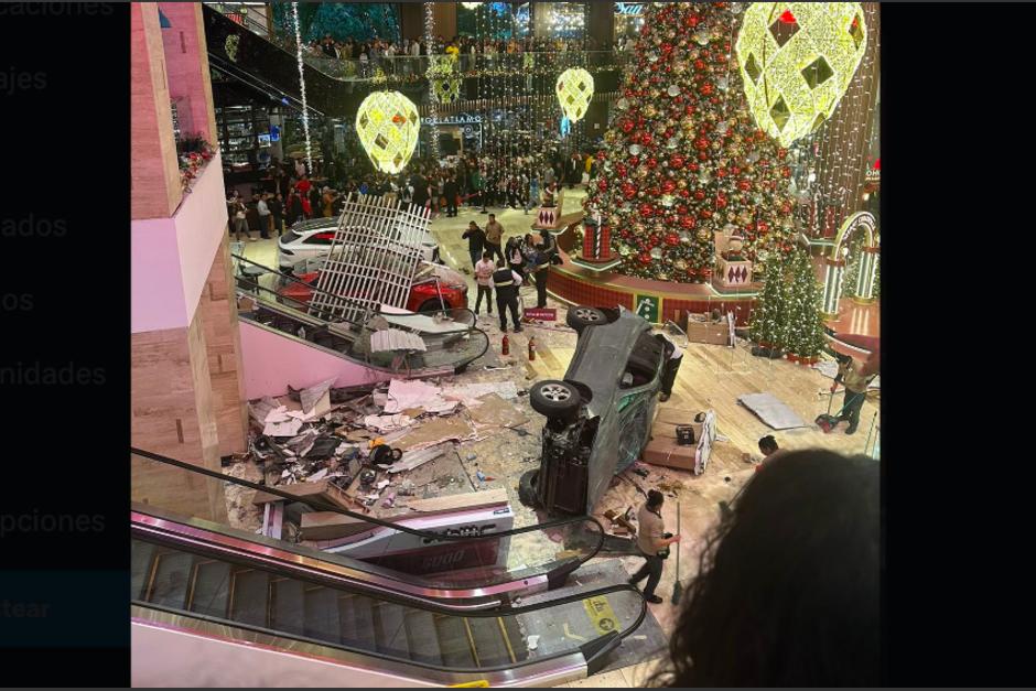 El domingo 17 de noviembre se registrÃ³ un accidente en el interior de un centro comercial. (Foto: captura de pantalla)