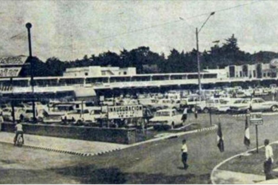 Retrocedamos al pasado para conocer a detalle el primer centro comercial que tuvo Guatemala. (Foto: X) 