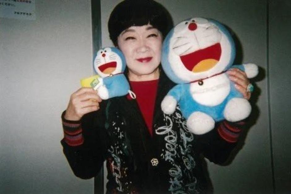 Nobuyo Oyama es ampliamente reconocida por haber dado voz al personaje principal del icónico anime 'Doraemon', que se emitió desde 1979 hasta 2005. (Foto:@TungorMonFansub)