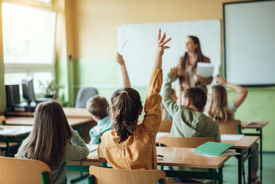 ¡No te lo pierdas! Mineduc abre convocatoria para docentes en el nivel básico y diversificado, tras once años.&nbsp;(Foto: Caracol Radio)