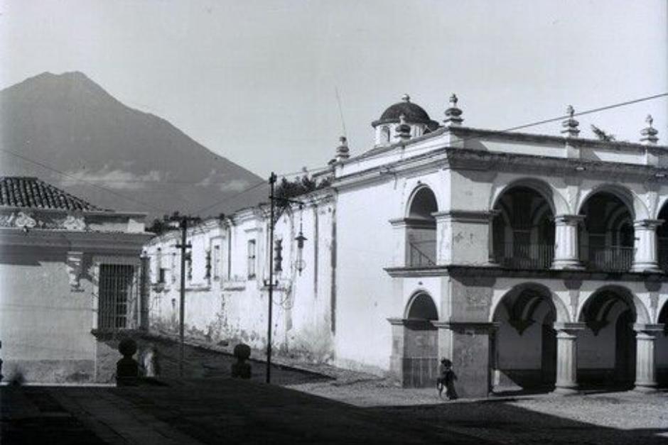 Usuario revela antiguas fotografías de Antigua Guatemala. (Foto: Cirma)