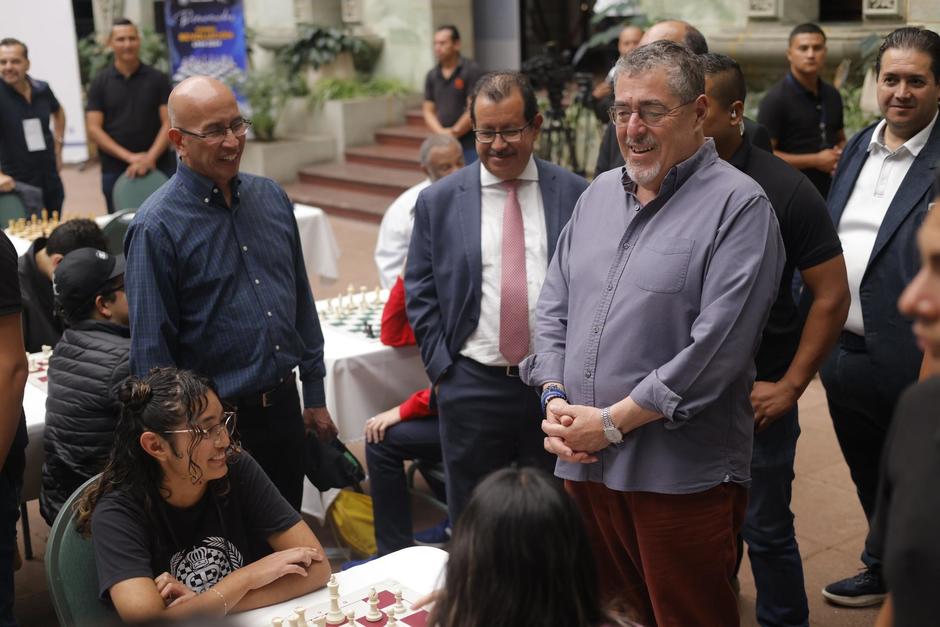 El presidente Bernardo Arévalo participa en actividades en conmemoración a la Revolución. (Foto: Gobierno de Guatemala)