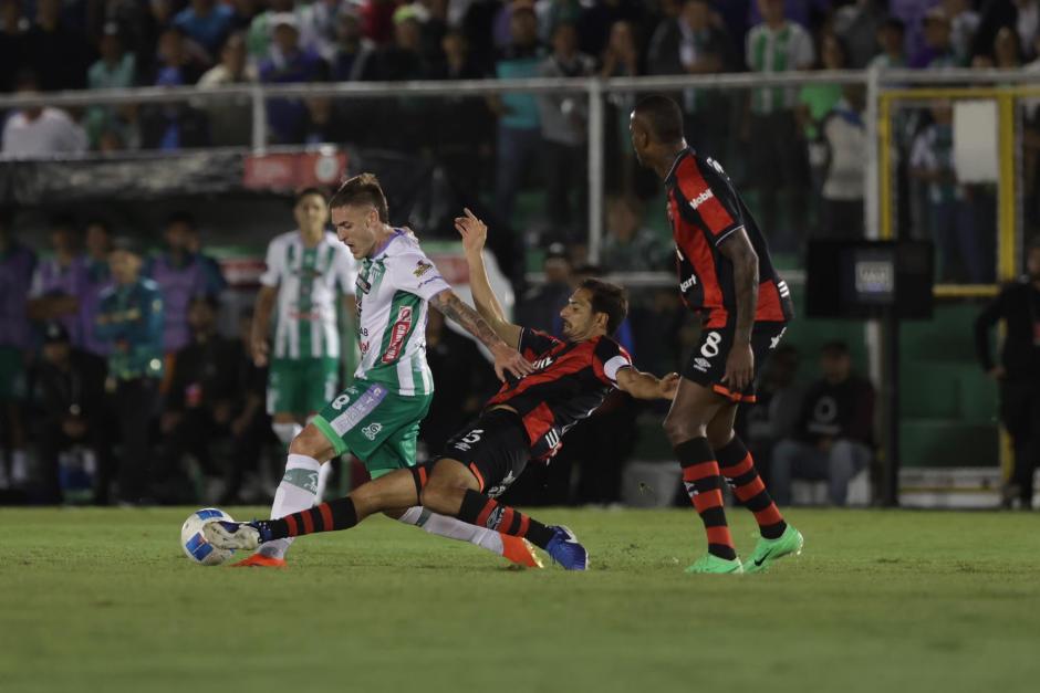 El partido se disputó la noche del martes 22 de octubre del 2024 en el Estadio Pensativo. (Foto: La Nación Costa Rica)