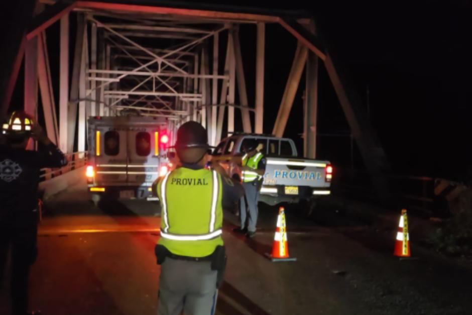 Ministerio de Comunicaciones anuncia oficialmente el cierre del puente Nahualate. (Foto: Prensa Libre)