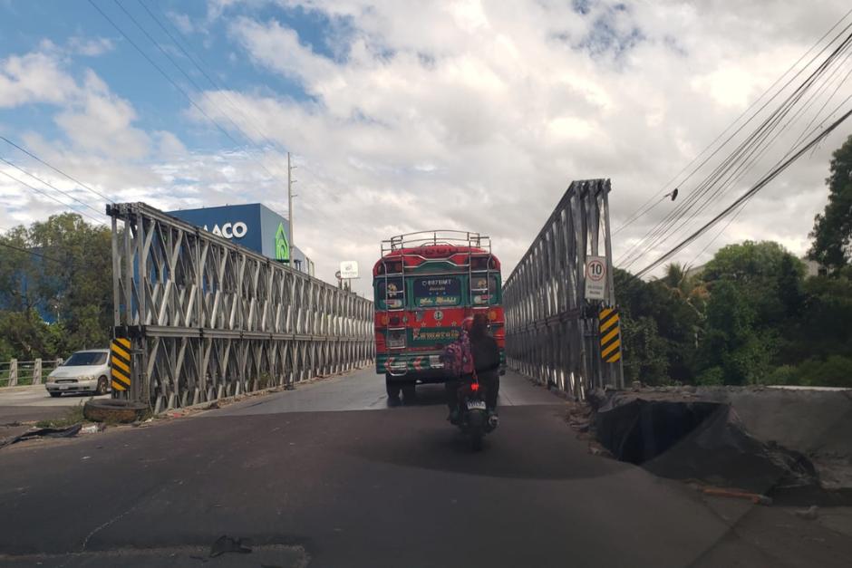 Puente modular que será desmontado en el kilómetro 17.5 de Villa Nueva. (Foto: Dalia Santos/Soy502)