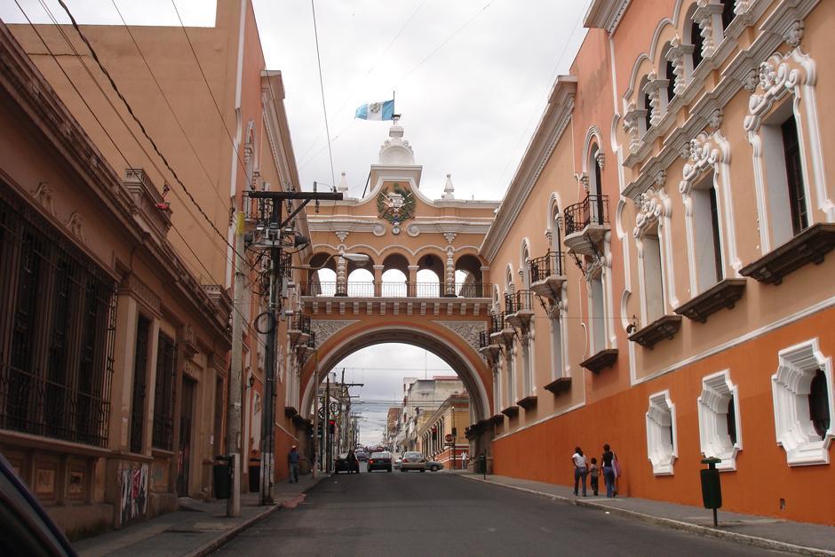 En su live de TikTok, el presidente Bernardo Arévalo confirmó la permanencia de los estudiantes de las escuelas de arte municipales en el edificio de Correos. (Foto: Archivo/Soy502)