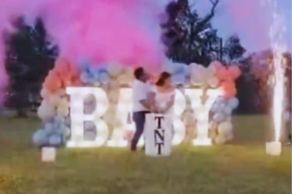 Una fiesta de revelación de género de bebé terminó en una confusa pelea entre niños, y el momento se hizo viral. (Foto: captura de pantalla)&nbsp;