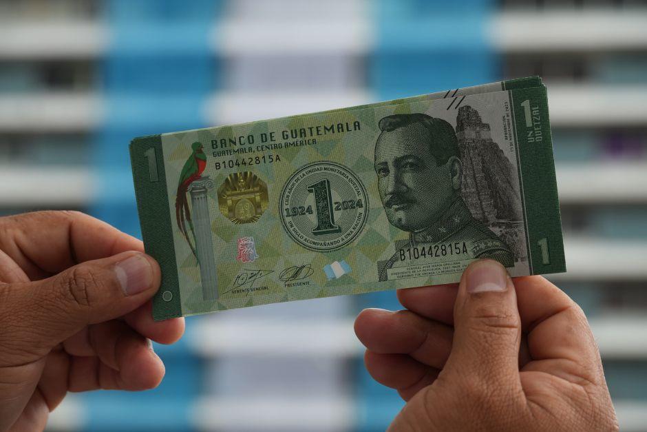 El Banco de Guatemala traslada a los bancos del sistema los billetes conmemorativos de Q1 según la demanda de estos. (Foto: Wilder López/Soy502)