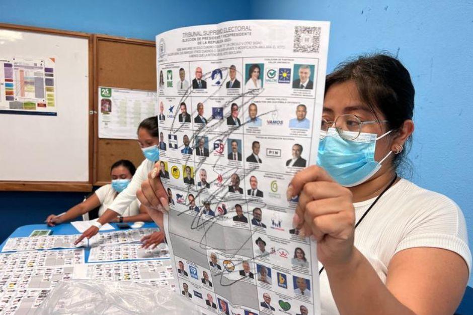 En el Congreso se discuten las reformas a la Ley Electoral y de Partidos Políticos que contempla, entre otras cosas, la eliminación del voto nulo, cambiar la fecha de los comicios y avalar el transfuguismo. (Foto: Archivo/Soy502)