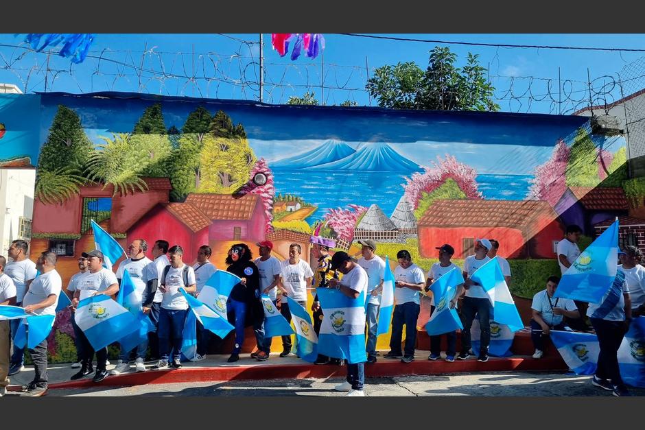 Futuro Vivo celebró este domingo 15 de septiembre la Independencia de Guatemala con convites, bailes folclóricos y venta de comida (Foto: Nuestro Diario)