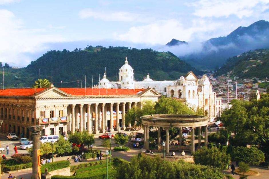 Un guatemalteco viajó hasta Quetzaltenango para disfrutar de la feria, pero encontró su automóvil con varios daños tras dejarlo estacionado frente a una casa. (Foto: Archivo/Soy502)&nbsp;