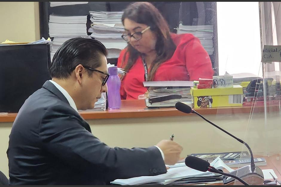 El abogado Mario Cano reapareció en una audiencia en tribunales. (Foto: Soy502)