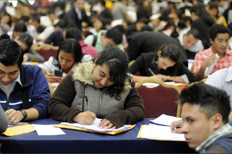 La llegada de los adultos más jóvenes a las empresas conlleva retos y cambios para las empresas. (Foto: Archivo/Soy502)