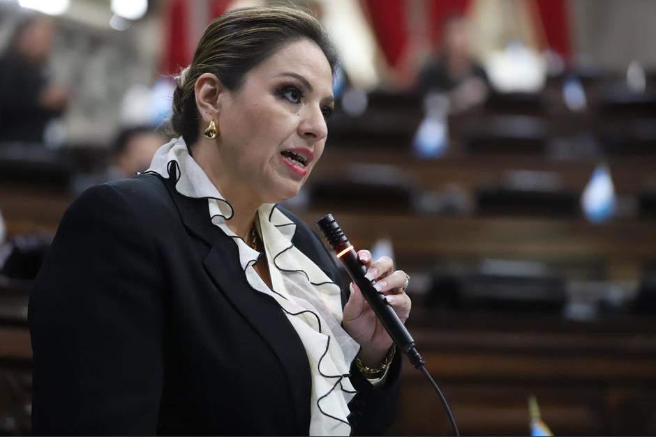 La diputada Sandra Jovel respaldó a habitantes de Masagua, Escuintla, quienes se oponen a la construcción de una cárcel. (Foto: Congreso)