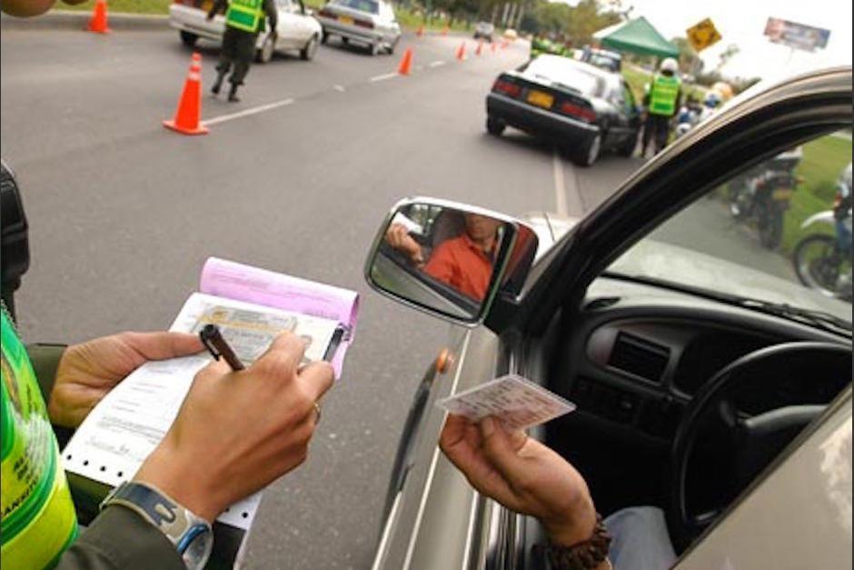 Estos son los documentos que deberán portar los conductores a partir de este 1 de octubre. (Foto ilustrativa: Archivo/Soy502)