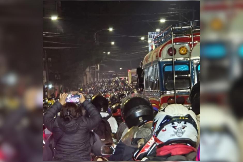 Las impresionantes imágenes del colapso del tránsito este 6 de enero. (Foto: redes sociales)