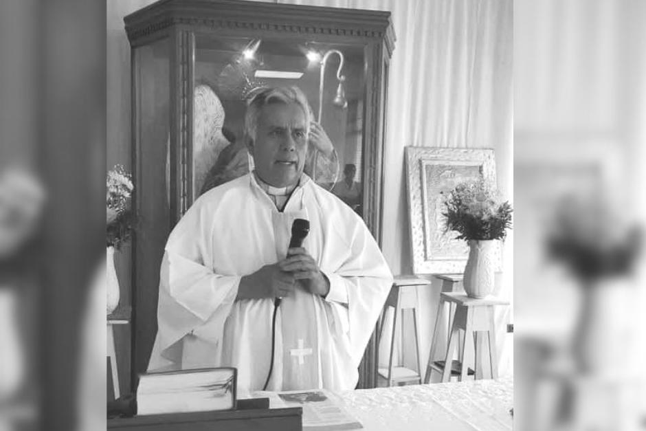 Lamentan la muerte del padre Hilario de Jesús Mejía, capellán del Hospital Nacional Pedro de Bethancourt, de Antigua Guatemala. (Foto: Hospital Nacional Pedro de Bethancourt)