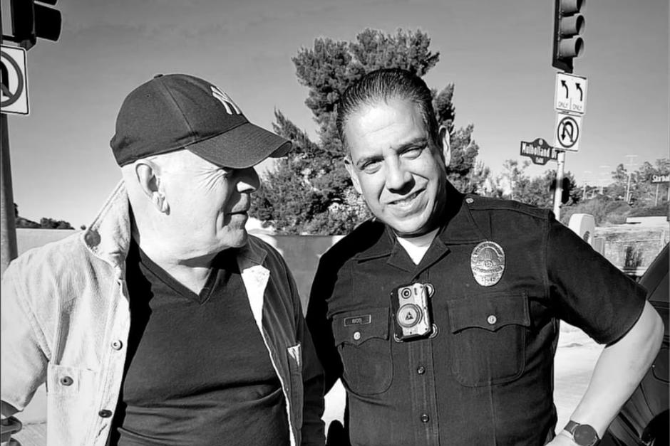 Bruce Willis hace una aparición especial para reconocer el valor de los bomberos en los incendios de Los Ángeles. (Foto: Ig/Emma Hemming Willis)