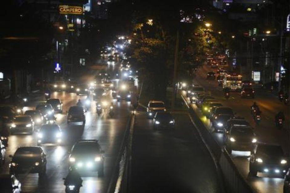 Tres "olas" de tráfico afectarán a la ciudad en los próximos días. (Foto: Wilder López/Soy502)