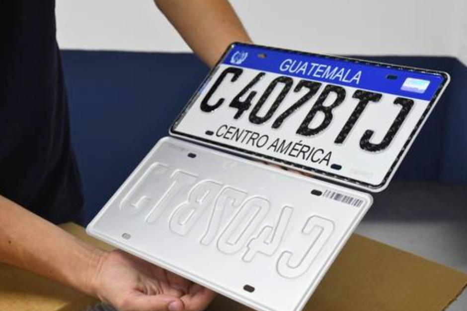 Las nuevas placas poseen un material de durabilidad de hasta 10 años. Además, estas son fabricadas con poliestireno. (Foto: Archivo/Soy502)