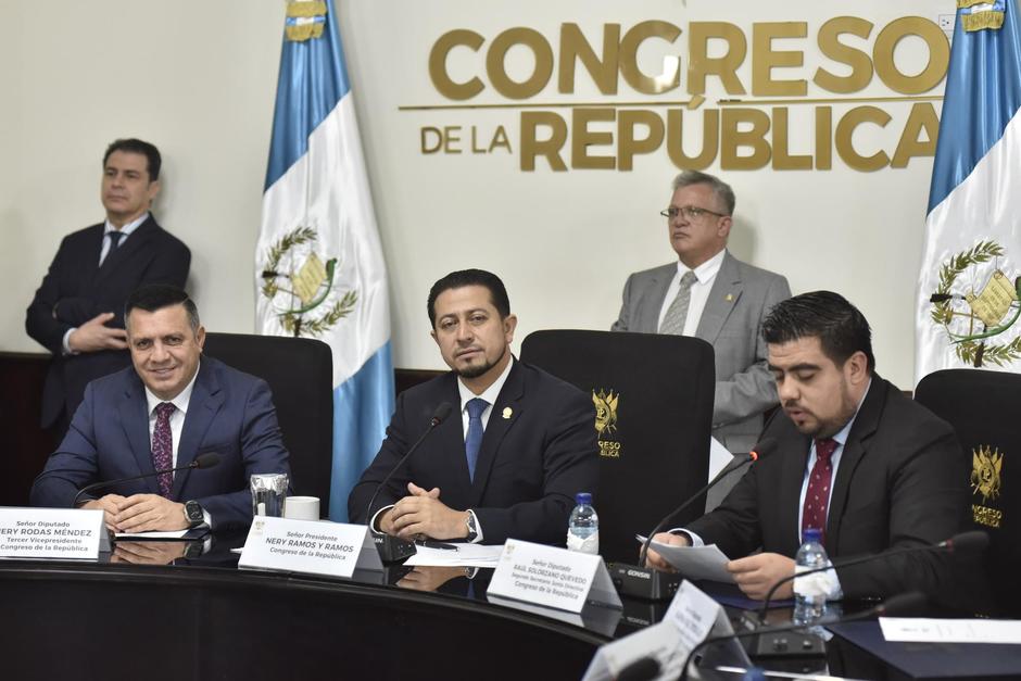 Su decisión de reconocer a diputados oficialistas como bloque, le podría costar el derecho de antejuicio a Nery Ramos y sus compañeros. (Foto: Congreso)