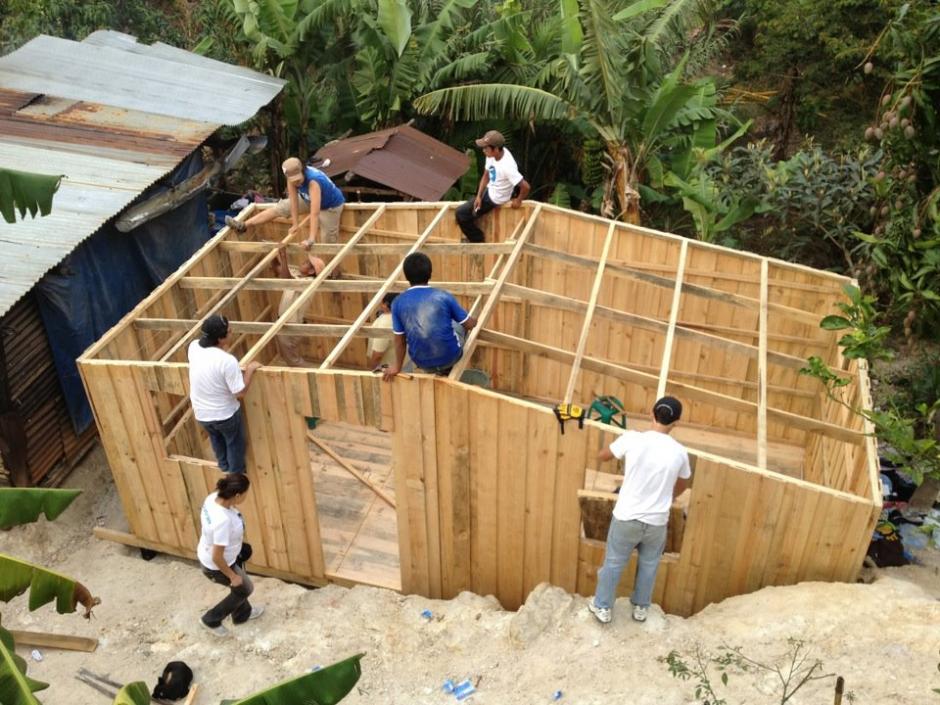 Más de 18 mil voluntarios en Guatemala han construido casas para familias de escasos recursos. (Foto: Techo)&nbsp;