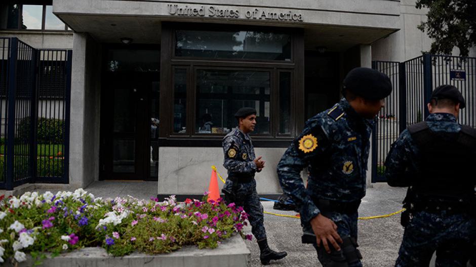 La sede de la Embajada de Estados Unidos cerró a las 11 de la mañana del viernes 30 de diciembre por una amenaza de bomba. (Foto: AFP)&nbsp;