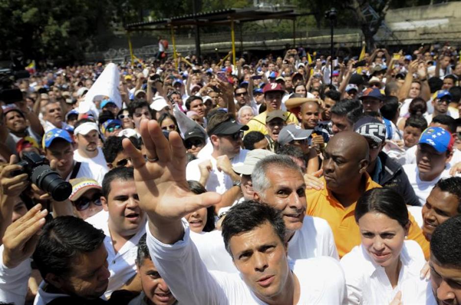 Tras entregarse a las autoridades, Leopoldo López, líder opositor en Venezuela, difundió un video en su cuenta de Twitter. (Foto: EFE)