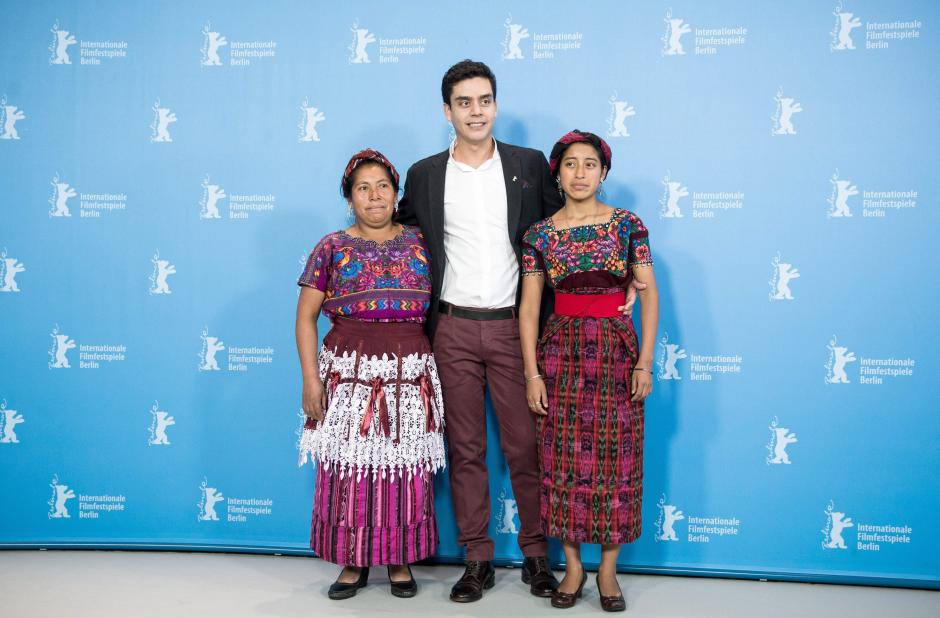 Jayro Bustamante viajó a Alemania con las dos protagonistas del largometraje. Aseguraron no haber salido nunca de Guatemala. (Foto: EFE)