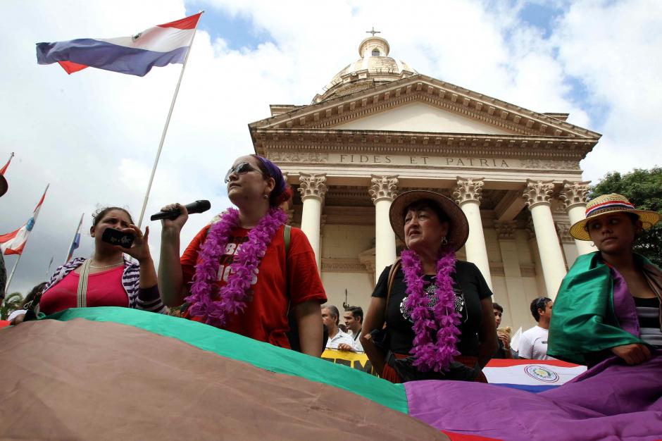 Las mujeres de todo el mundo salieron este domingo a las calles para reivindicar sus derechos. (Foto: EFE)