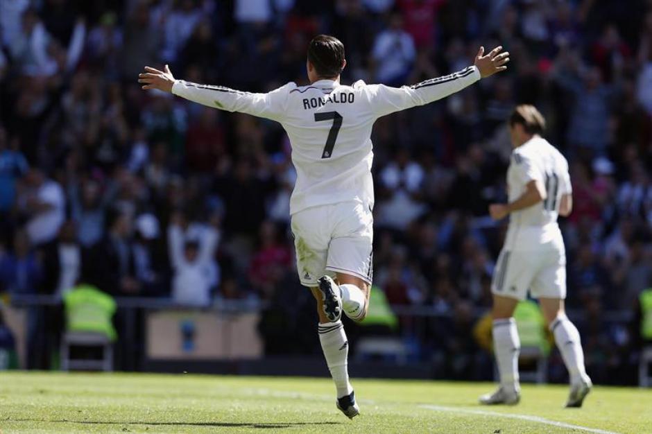 Cristiano Ronaldo logró una histórica faena al anotar por primera vez cinco goles. (Foto: EFE)