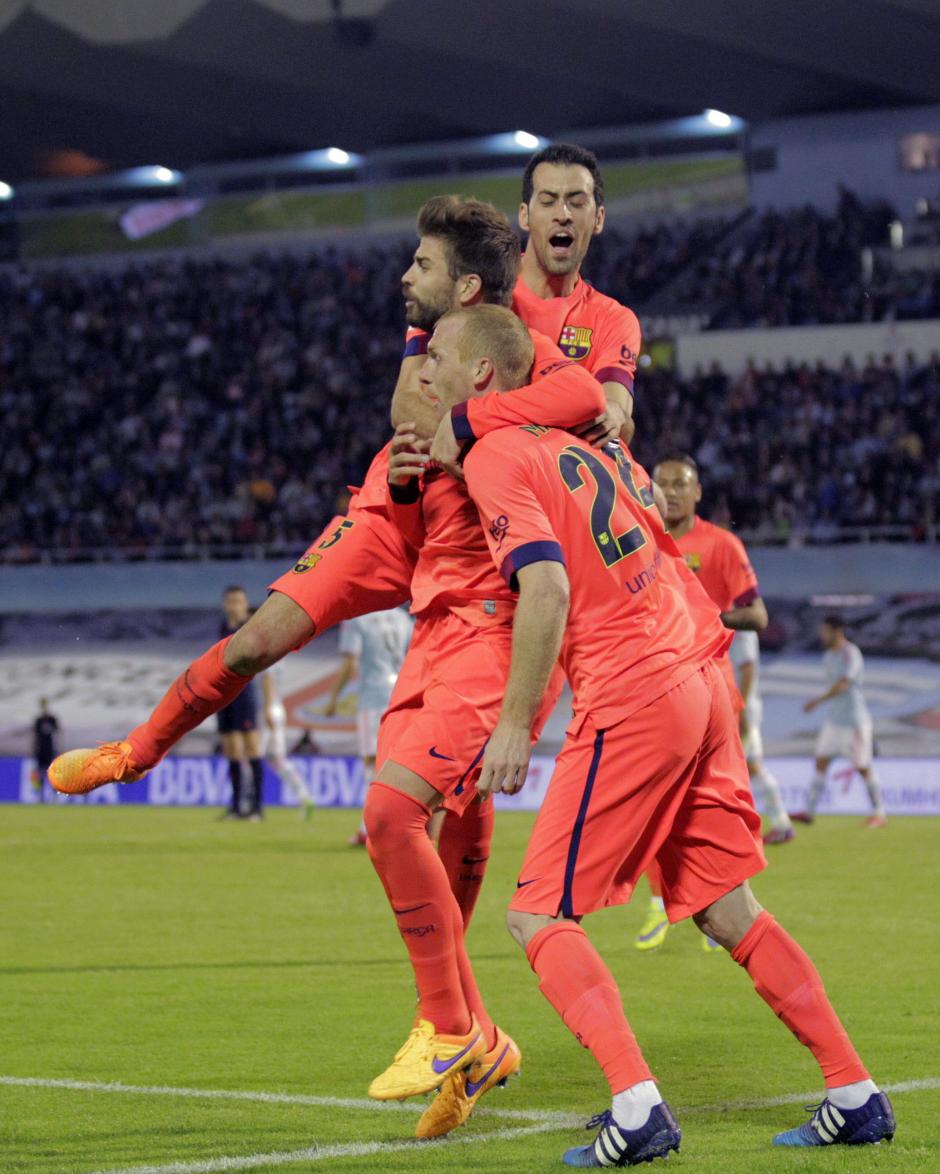 El FC Barcelona festeja el triunfo sobre el Celta de Vigo, gracias al gol de Jeremy Mathieu. (Foto: EFE)