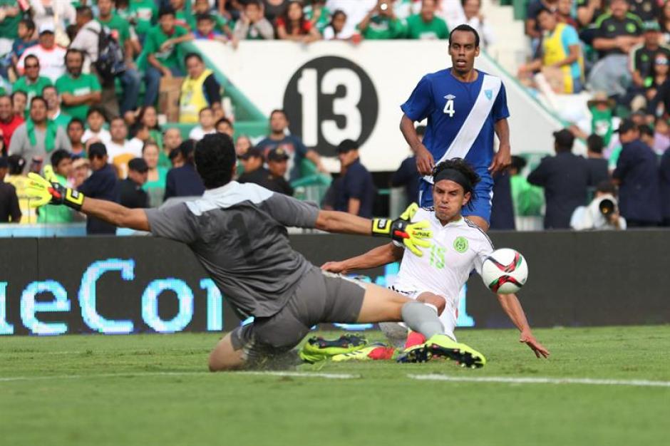 México aprovechó la debilidad defensiva de Guatemala y ganó fácil el duelo amistoso. (Foto: EFE)
