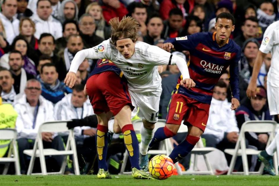 El croata no estuvo cómodo en la cancha y no pudo generar juego para el Real Madrid. (Foto: EFE)