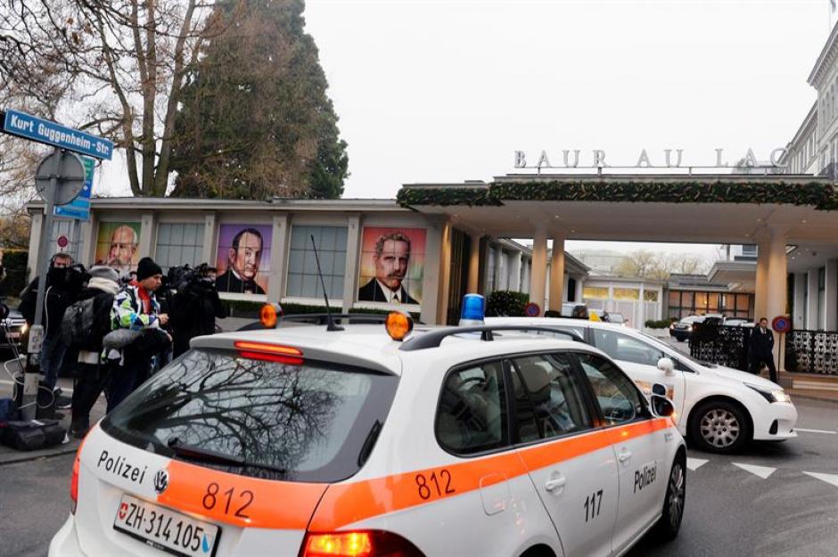 Vista del hotel en Suiza donde fueron detenidos otros dos altos dirigentes de la FIFA. (Foto: EFE)