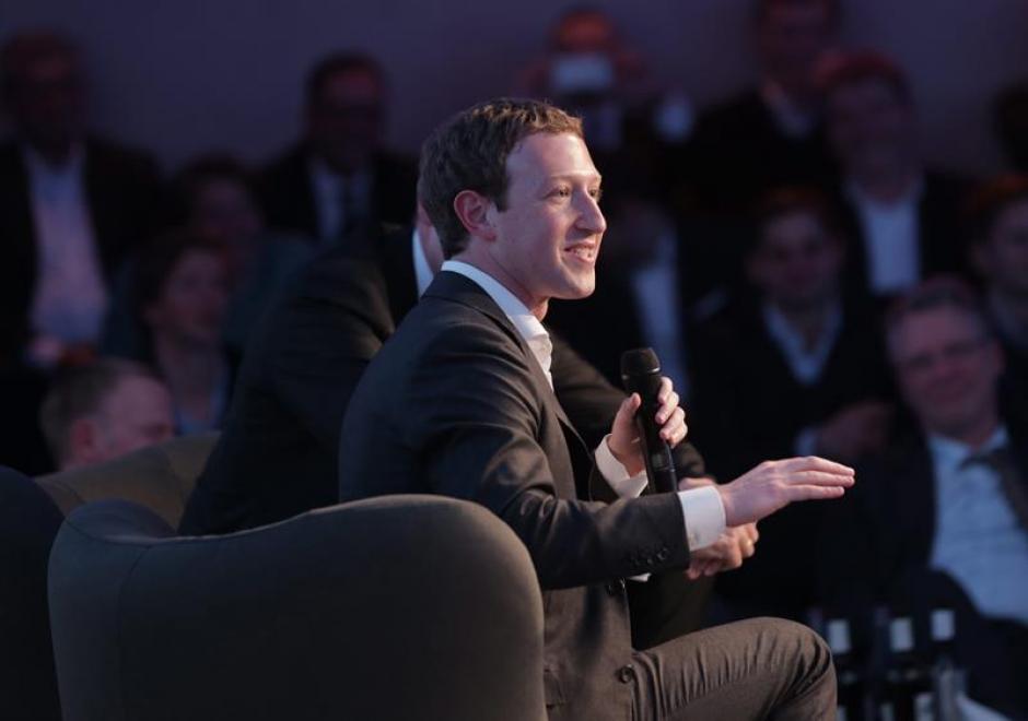 Zuckerberg se encuentra en una visita de dos días en Berlín, luego de participar en el Mobile&nbsp;World&nbsp;Congress en Barcelona. (Foto: EFE)