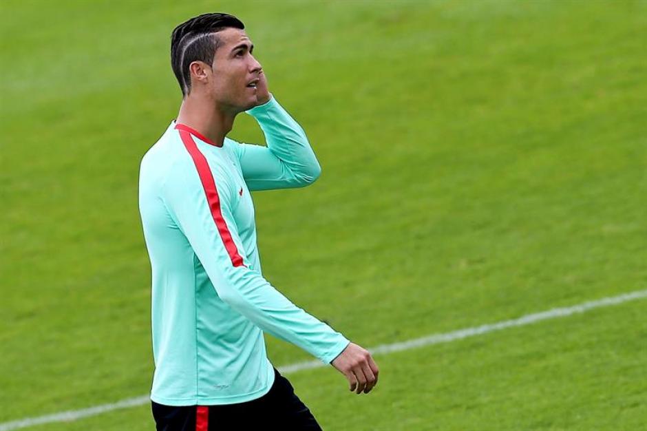 Cristiano Ronaldo es el capitan de Portugal y enfrentará a Gales. (EFE)