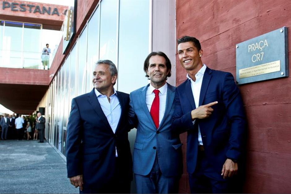 Cristiano Ronaldo acudió para inaugurar su hotel. (Foto: EFE) 