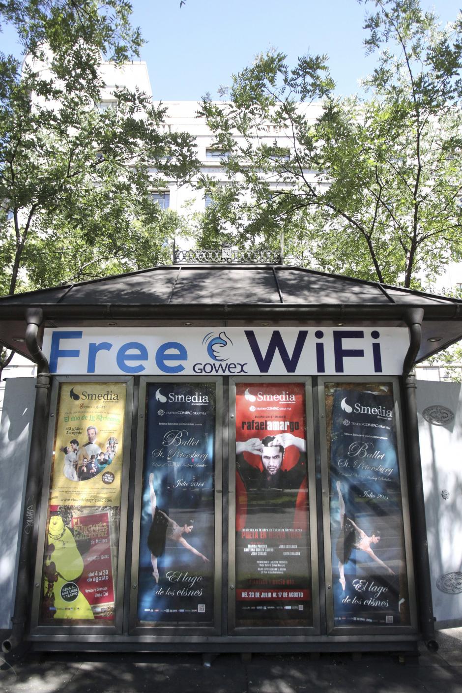 Vista de un quiosco de prensa en el Paseo de la Castellana de Madrid, con wifi gratuito. (Foto: EFE/Archivo)