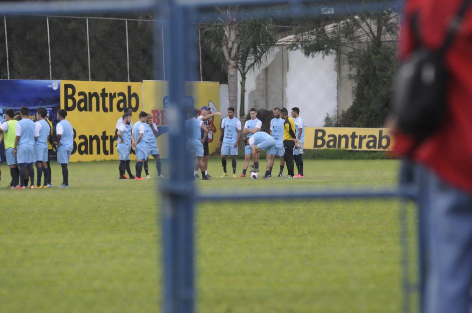 Iván Sopengo ensayó su posible equipo de titulares para debutar en la fase de grupos de las eliminatorias rumbo a Rusia 2018, ante Trinidad y Tobago. (Foto: Pedro Pablo Mijangos/Soy502)