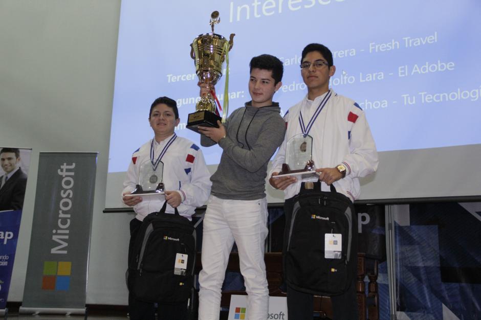 Los estudiantes participaron en un torneo interescolar de tecnología donde se desenvolvieron para lograr el triunfo. (Foto: Fredy Hernández/Soy502)