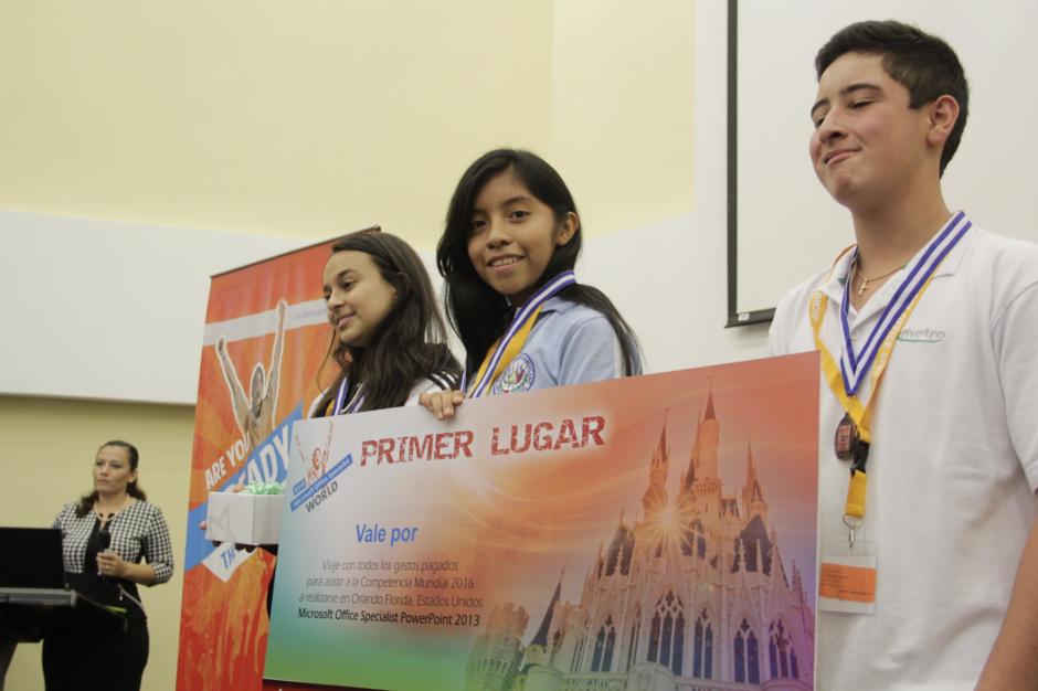 Manuela González fue la ganadora del primer lugar en la especialidad de Power Point en la competencia de Microsoft Office Specialist 2016. (Foto: Fredy Hernández/Soy502)