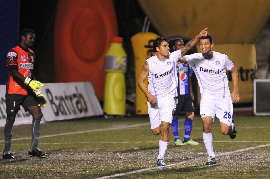 El uruguayo Paolo Suárez anotó un doblete contra Suchitepéquez en el estadio Cementos Progreso. (Nuestro Diario)&nbsp;