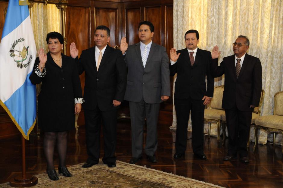 Estos son los cinco nuevos gobernadores nombrados por el presidente. (Foto: Nuestro Diario)&nbsp;