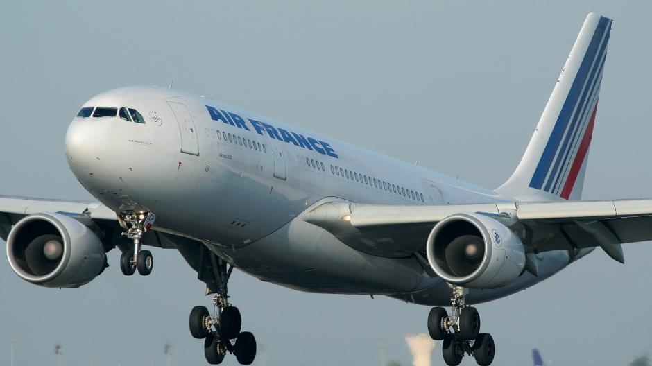 El 1 de junio de 2009, un Airbus A330-200 de Air France, registrado F-GZCP, desapareció sobre el océano Atlántico con 216 pasajeros, luego de despegar de Brasil. Este caso es el más similar a lo sucedido con el avión de Malaisya Airlines.