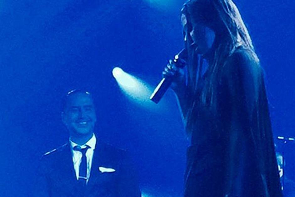 Camila Fernández debutó como cantante junto a su padre, Alejandro Fernández.