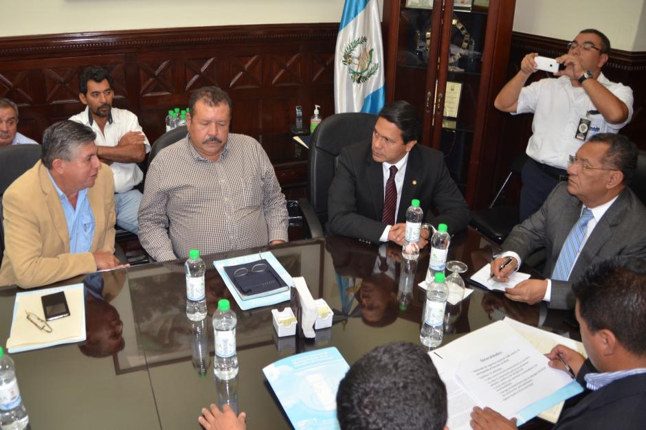 Representantes de la Anam se reunieron con la Junta Directiva del Congreso de la República para discutir enmiendas a la Ley de Telecomunicaciones (Foto: ANAM)